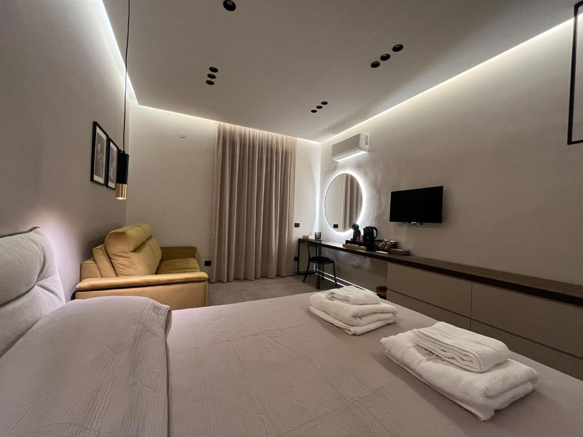 Stay In Napoli Ngoại thất bức ảnh