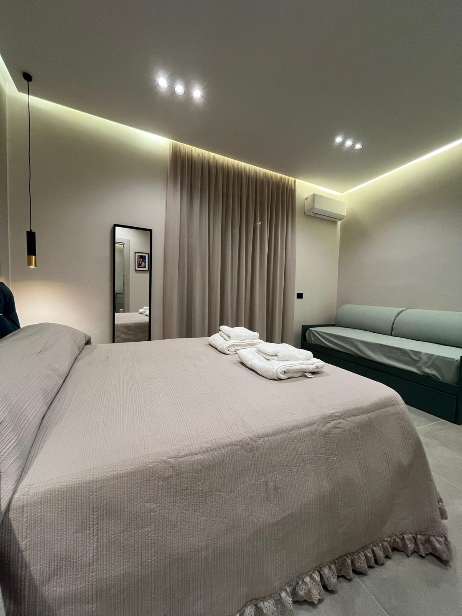 Stay In Napoli Ngoại thất bức ảnh